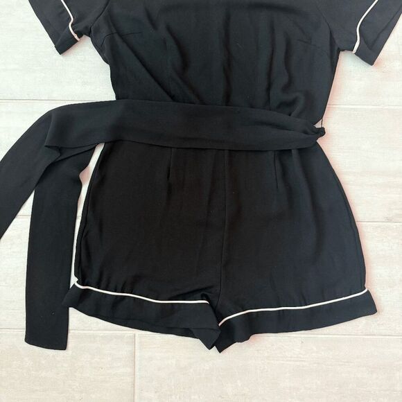 Forever 21 Romper Black with Contrast White Trim Chic Style Shorts Belt Zipper M - Picture 6 of 7